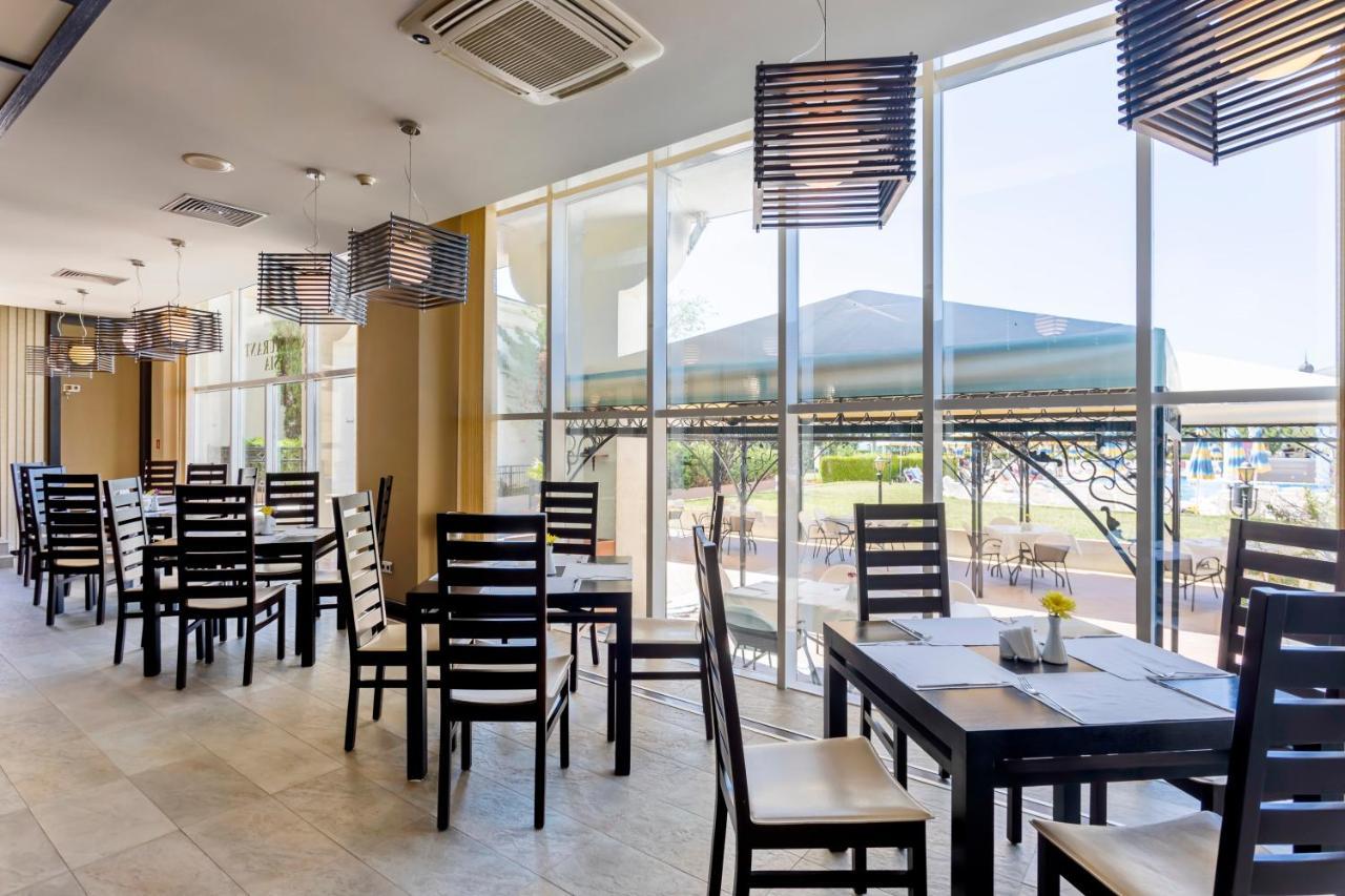 Sunset Resort Pomorie Bagian luar foto
